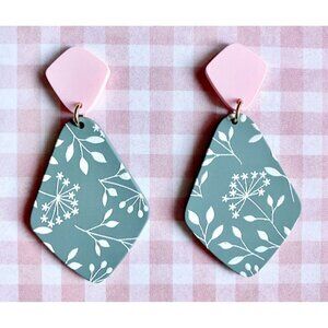 New Pink Gray Geometric Flower Leaf Print Retro 80s Style Matte Earrings - 2.25"
